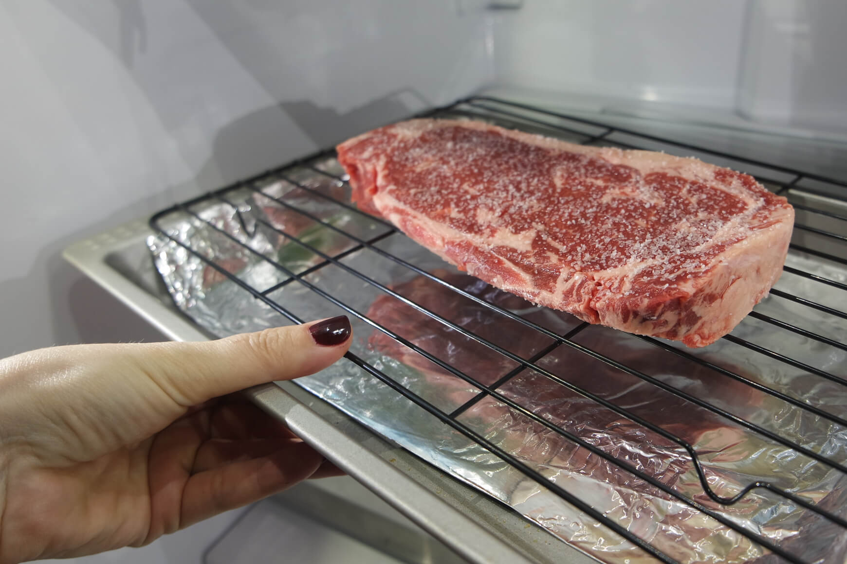 Как сохранить мясо без. Холодильник для мяса.